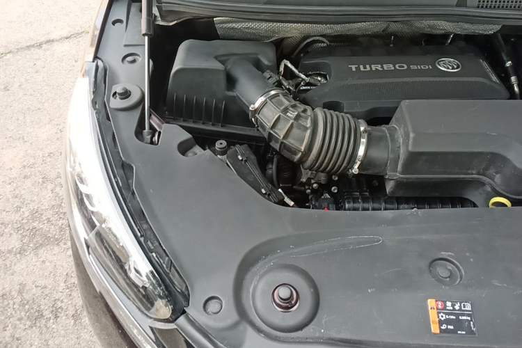 Used Buick GL8 2022 Avenir Aivia Six-Seat Deluxe Edition Engine Bay Right