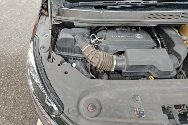 Used Buick GL8 2022 ES Landtrek 653T Luxury Edition Engine Bay Right