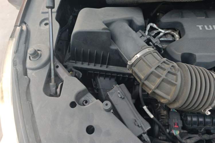 Used Buick GL8 2022 Facelift Avenir Aivia Six-Seat Deluxe Edition Engine Bay Right