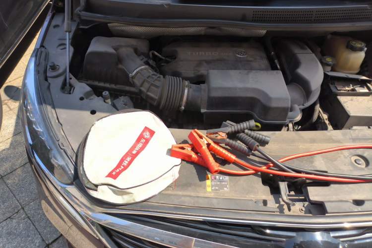 Used Buick GL8 2022 ES Landtrek 653T Luxury Edition Engine Bay Right