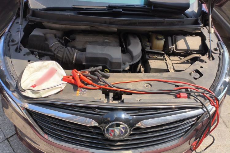Used Buick GL8 2022 ES Landtrek 653T Luxury Edition Engine Bay