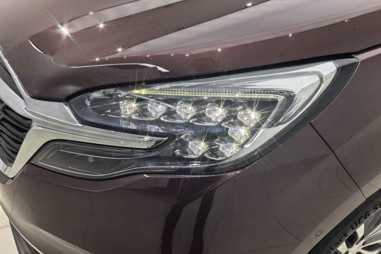 Used Buick GL8 2022 ES Landtrek 653T Luxury Edition Exterior 3