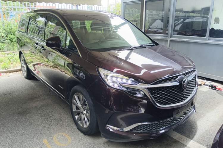 Used Buick GL8 2022 Avenir Aivia 7-Seater Deluxe Edition Front Right 45 Deg