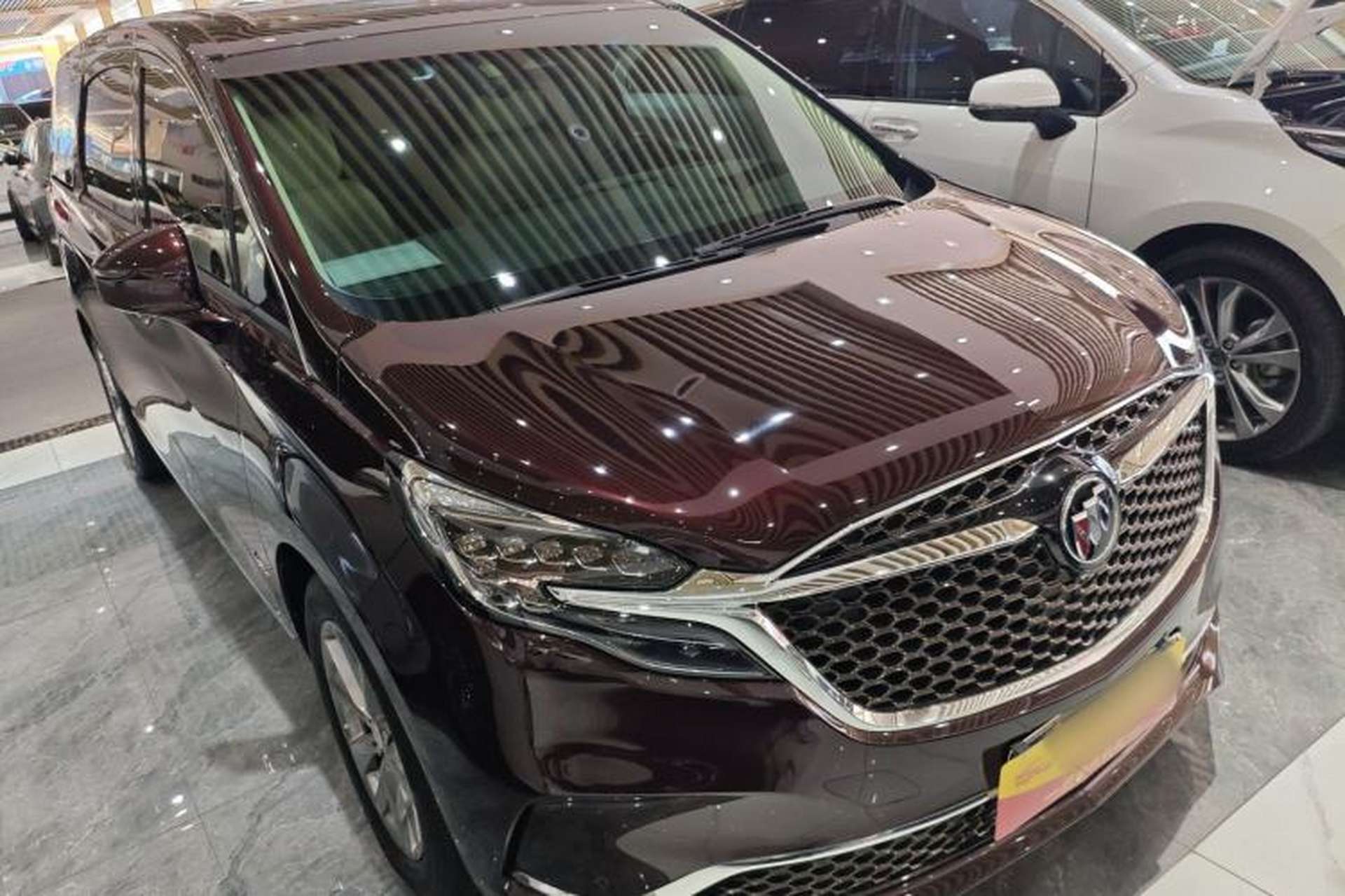 Used Buick GL8 2022 Avenir Aivia Six-Seat Deluxe Edition Front Right 45 Deg