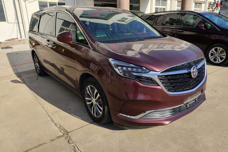 Used Buick GL8 2022 ES Landtrek 653T Comfort Edition Front Right 45 Deg