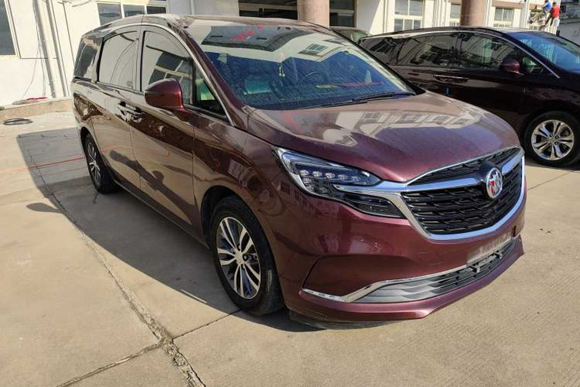 Used Buick GL8 2022 ES Landtrek 653T Comfort Edition Front Right 45 Deg