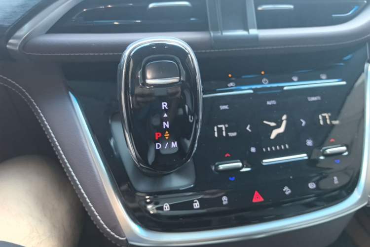 Used Buick GL8 2022 Facelift Avenir Aivia Six-Seat Deluxe Edition Gear Lever