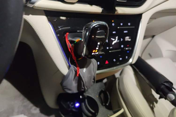 Used Buick GL8 2022 Avenir Aivia Six-Seat Deluxe Edition Gear Lever