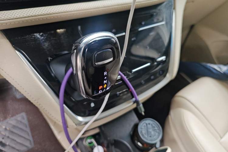 Used Buick GL8 2022 ES Landtrek 653T Luxury Edition Gear Lever
