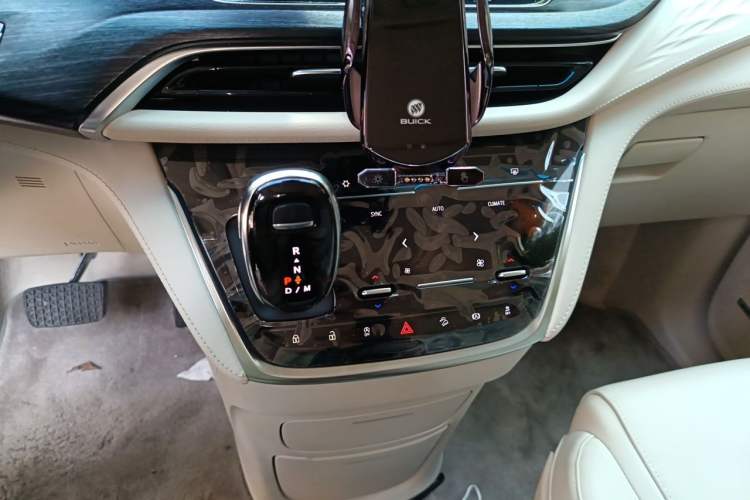 Used Buick GL8 2022 Avenir Aivia 7-Seater Deluxe Edition Gear Lever