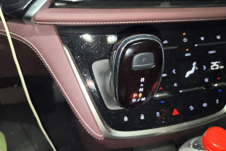 Used Buick GL8 2022 Facelifted Avenir Aivia 7-Seater Premium Edition Gear Lever
