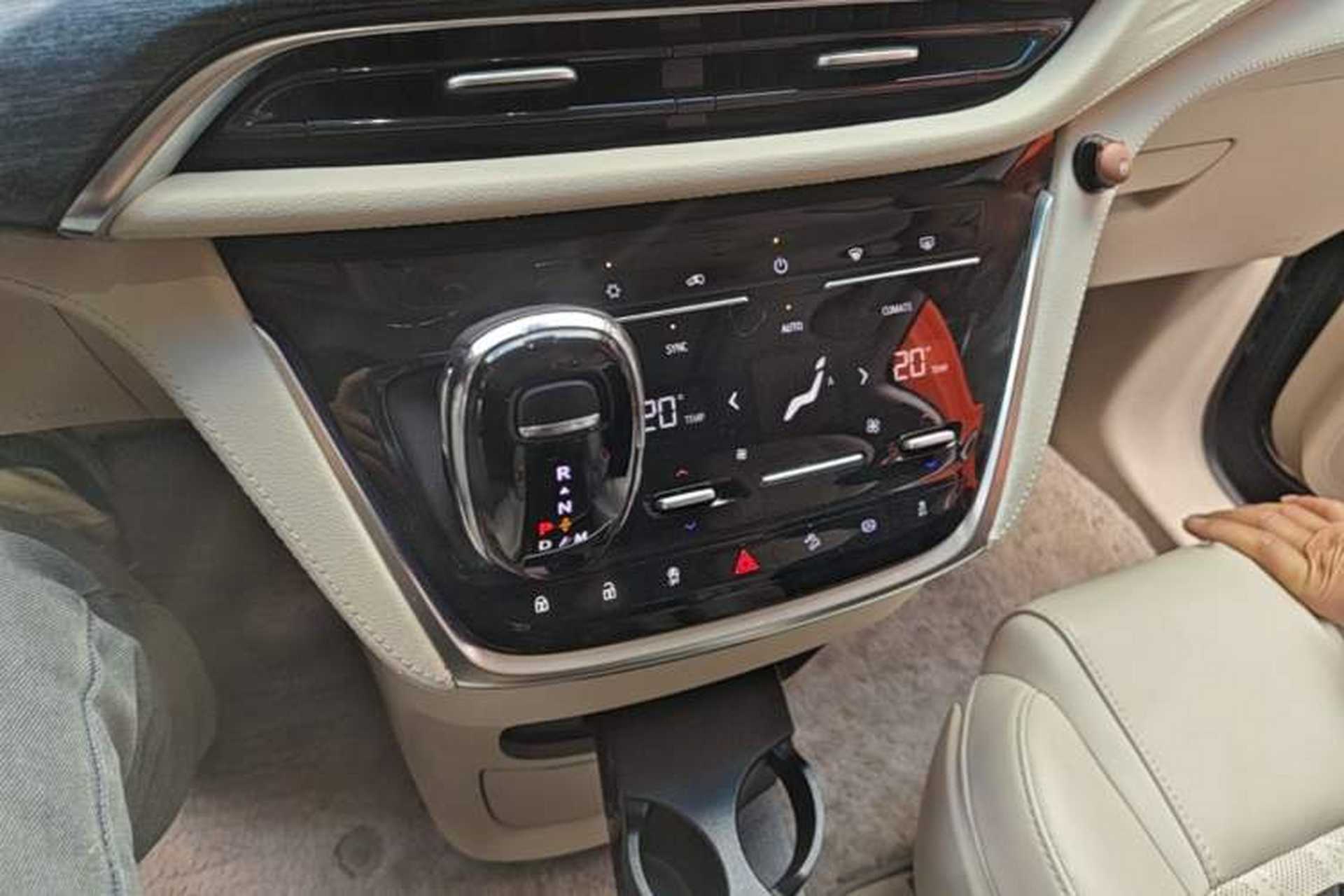 Used Buick GL8 2022 Avenir Aivia Six-Seat Deluxe Edition Gear Lever