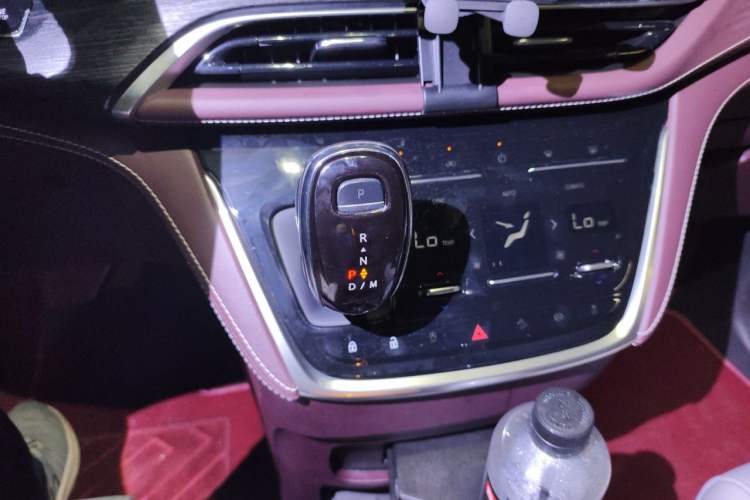 Used Buick GL8 2022 Avenir Aivia Six-Seat Deluxe Edition Gear Lever