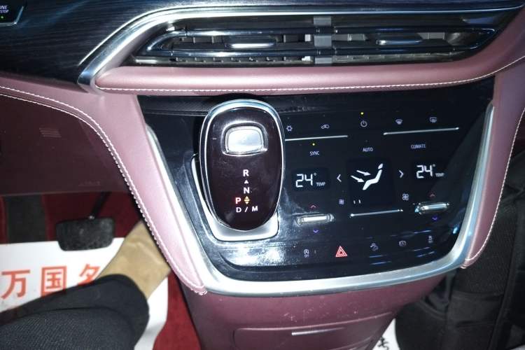 Used Buick GL8 2022 Avenir Aivia Six-Seat Deluxe Edition Gear Lever