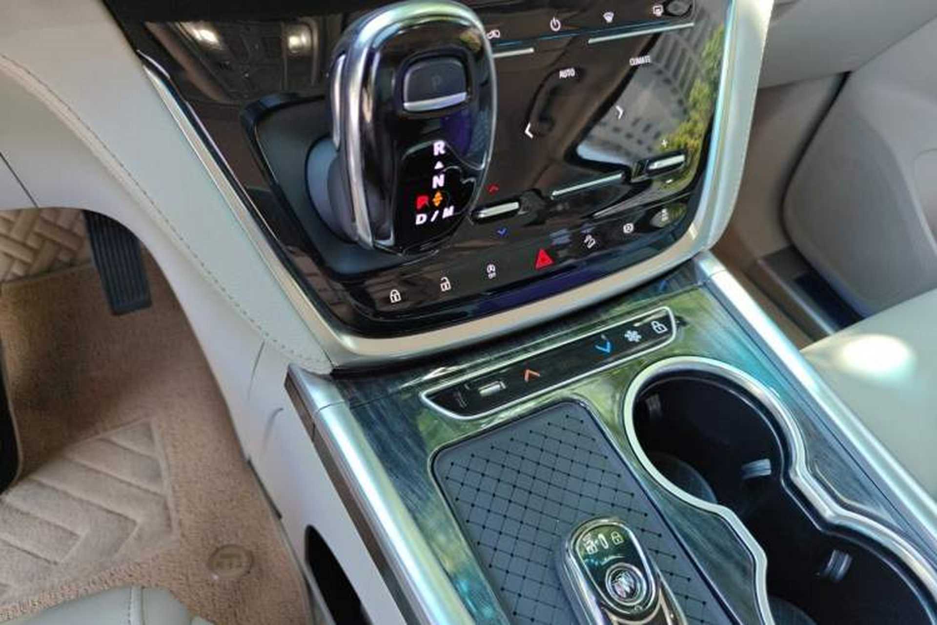 Used Buick GL8 2022 ES Landtrek 653T Comfort Edition Gear Lever