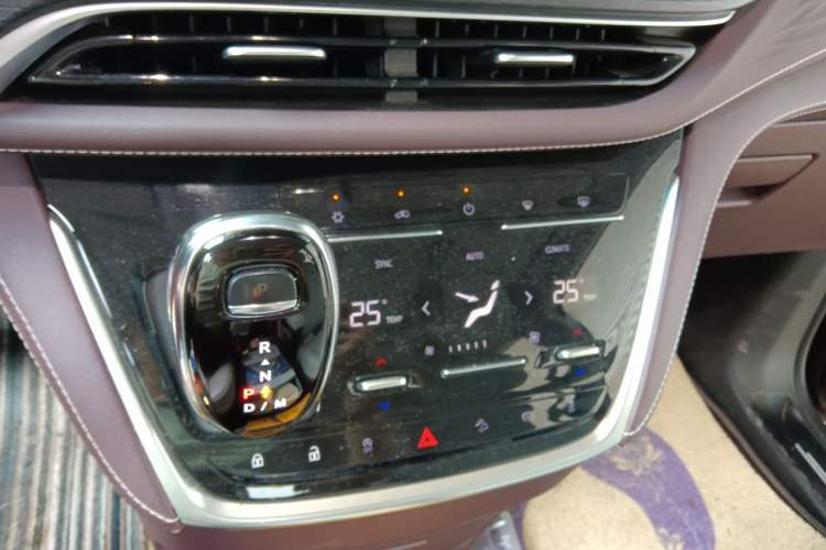 Used Buick GL8 2022 Avenir Aivia Six-Seat Deluxe Edition Gear Lever