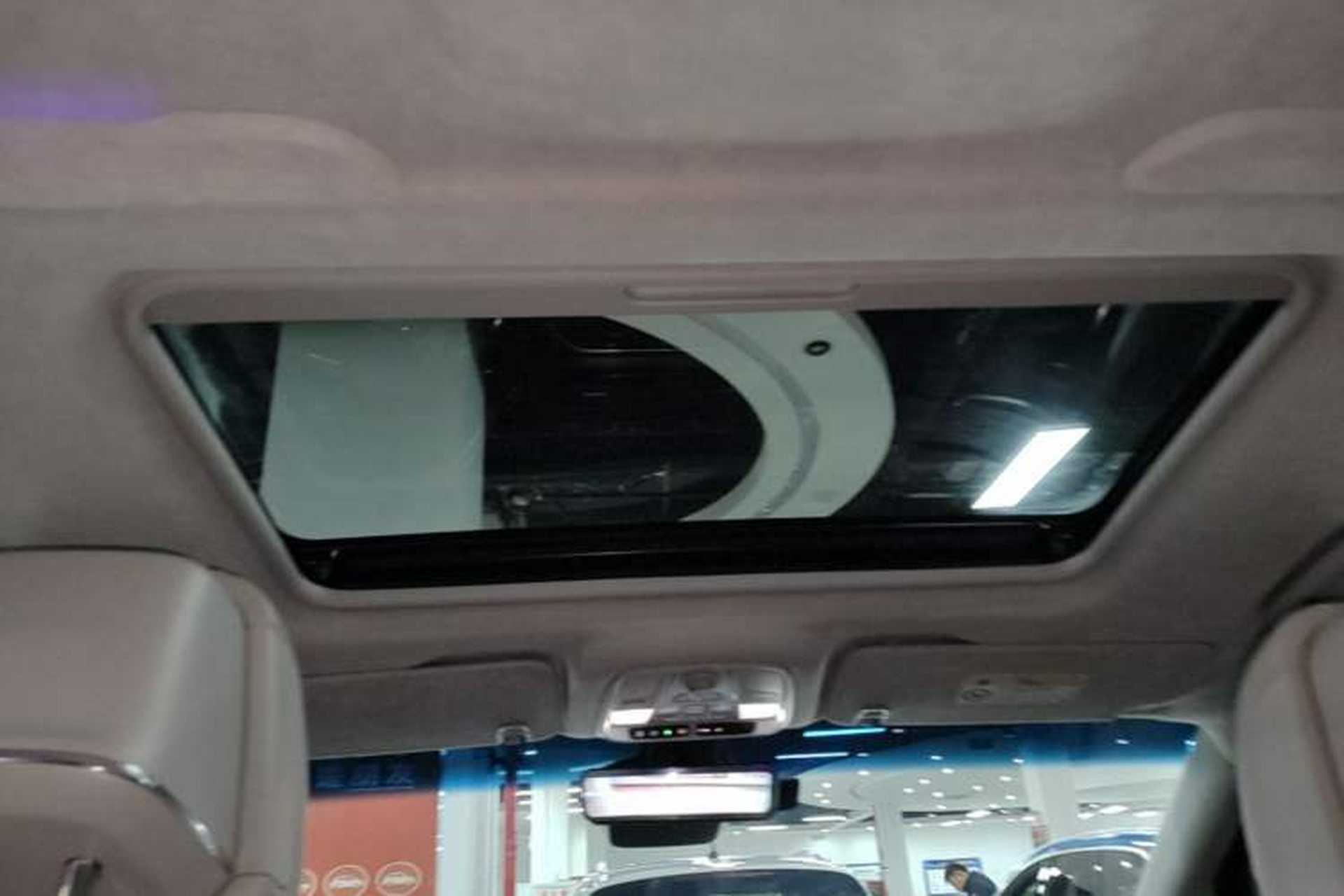 Used Buick GL8 2022 Avenir Aivia Six-Seat Deluxe Edition Headliner