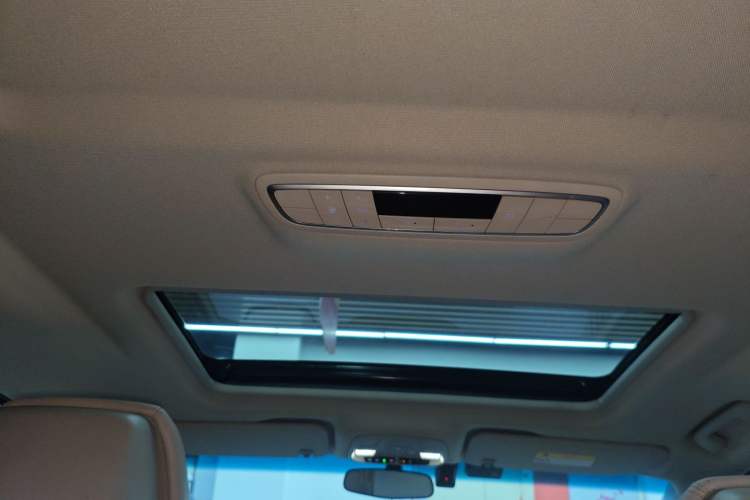 Used Buick GL8 2022 ES Landtrek 653T Comfort Edition Headliner