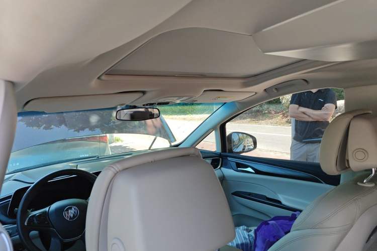 Used Buick GL8 2022 ES Landtrek 653T Comfort Edition Headliner
