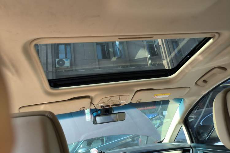 Used Buick GL8 2022 ES Landtrek 653T Luxury Edition Headliner