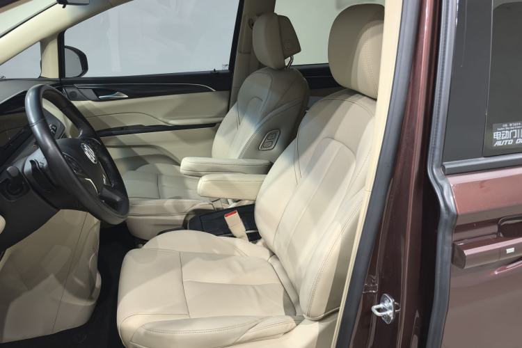 Used Buick GL8 2022 ES Landtrek 653T Luxury Edition Interior 2