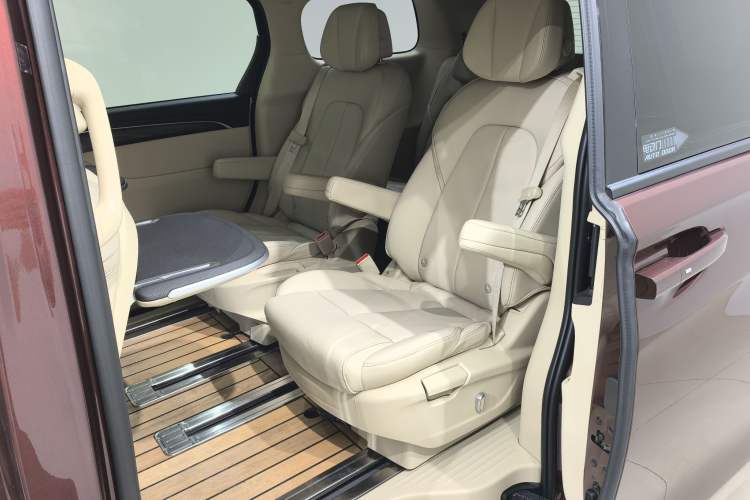 Used Buick GL8 2022 ES Landtrek 653T Luxury Edition Interior 3