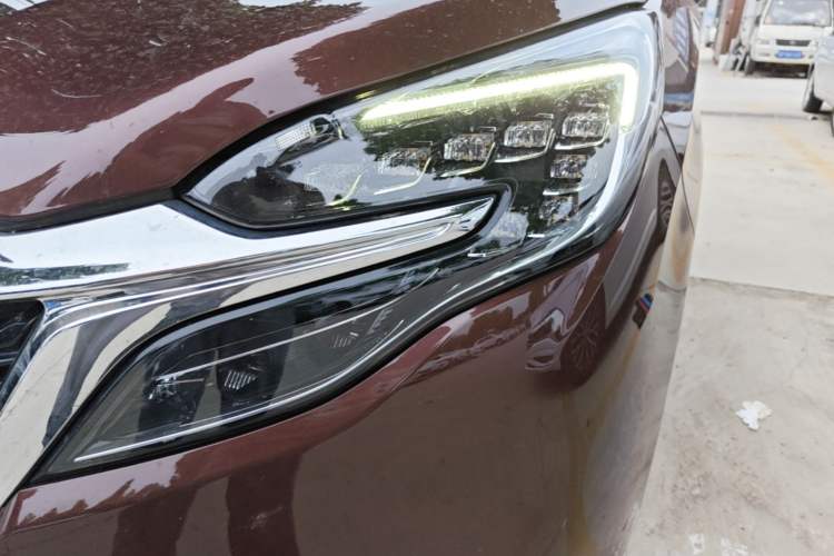 Used Buick GL8 2022 ES Landtrek 653T Luxury Edition Left Front Headlight