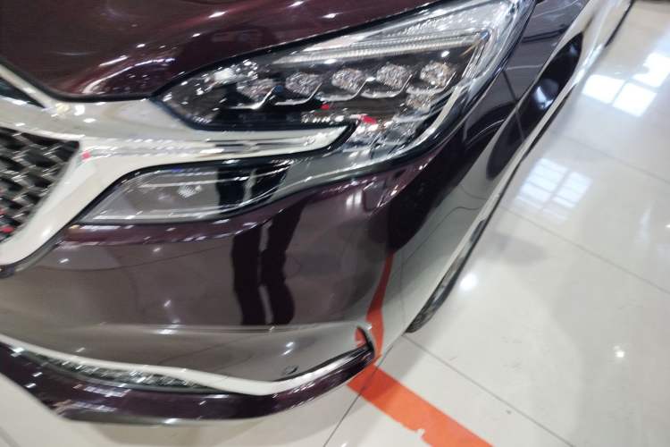 Used Buick GL8 2022 Avenir Aivia Six-Seat Deluxe Edition Left Front Headlight