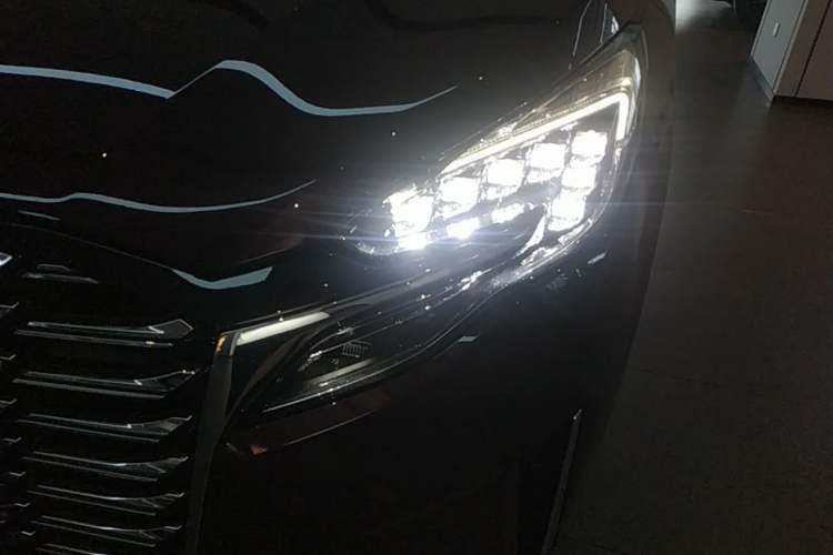 Used Buick GL8 2022 Facelifted Avenir Aivia 7-Seater Premium Edition Left Front Headlight