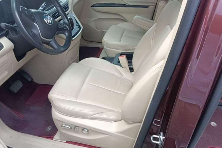 Used Buick GL8 2022 ES Landtrek 653T Luxury Edition Left Front Seat