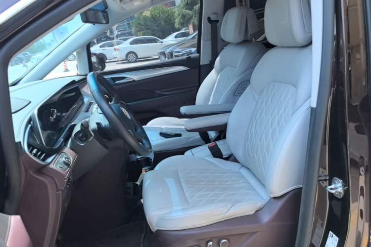 Used Buick GL8 2022 Facelift Avenir Aivia Six-Seat Deluxe Edition Left Front Seat
