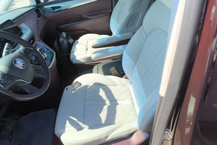 Used Buick GL8 2022 Avenir Aivia Six-Seat Deluxe Edition Left Front Seat
