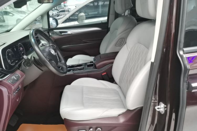 Used Buick GL8 2022 Avenir Aivia Six-Seat Deluxe Edition Left Front Seat
