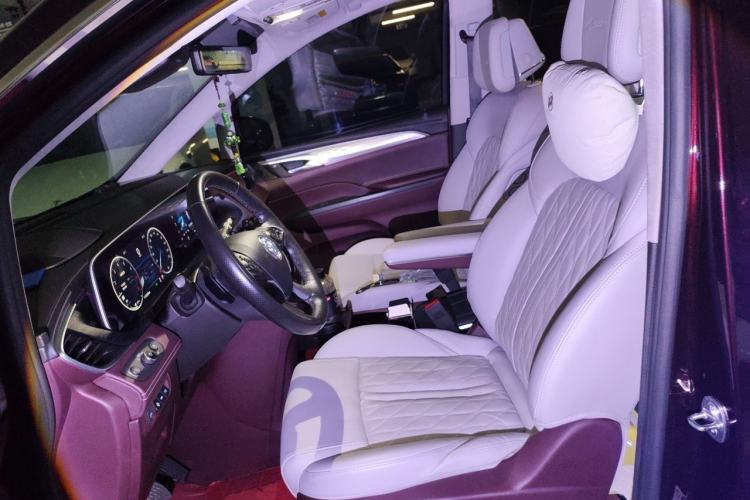 Used Buick GL8 2022 Avenir Aivia Six-Seat Deluxe Edition Left Front Seat