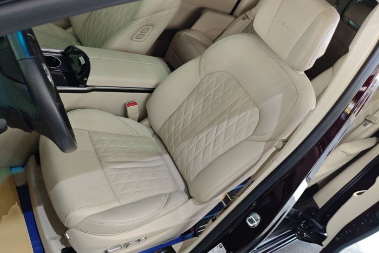 Used Buick GL8 2022 Avenir Aivia Six-Seat Deluxe Edition Left Front Seat