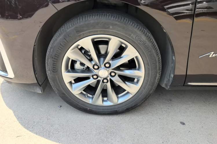 Used Buick GL8 2022 Facelift Avenir Aivia Six-Seat Deluxe Edition Left Front Wheel Hub