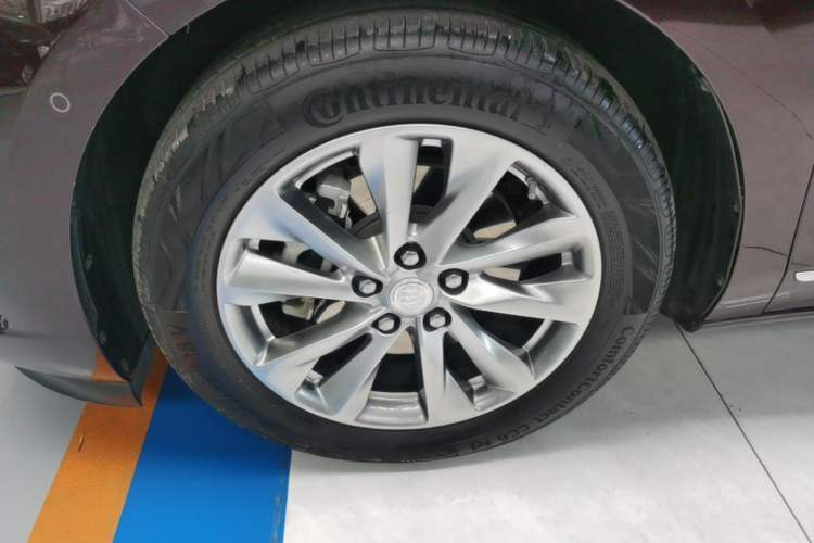 Used Buick GL8 2022 Avenir Aivia Six-Seat Deluxe Edition Left Front Wheel Hub