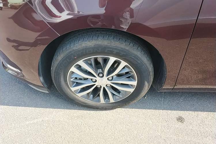 Used Buick GL8 2022 ES Landtrek 653T Luxury Edition Left Front Wheel Hub