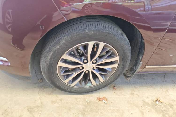 Used Buick GL8 2022 ES Landtrek 653T Luxury Edition Left Front Wheel Hub