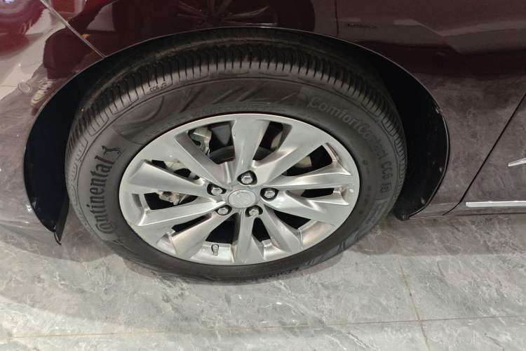 Used Buick GL8 2022 Avenir Aivia Six-Seat Deluxe Edition Left Front Wheel Hub