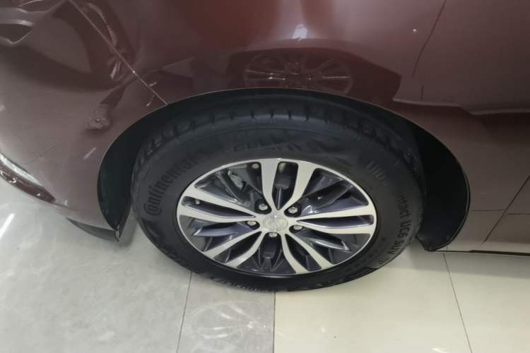 Used Buick GL8 2022 ES Landtrek 653T Luxury Edition Left Front Wheel Hub