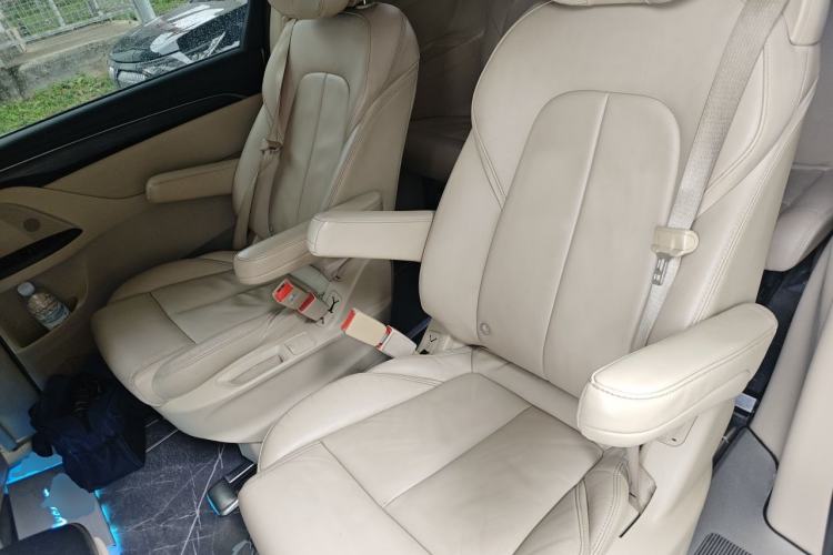 Used Buick GL8 2022 ES Landtrek 653T Luxury Edition Left Rear Seat