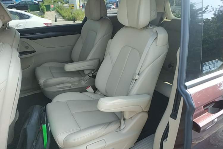Used Buick GL8 2022 ES Landtrek 653T Luxury Edition Left Rear Seat