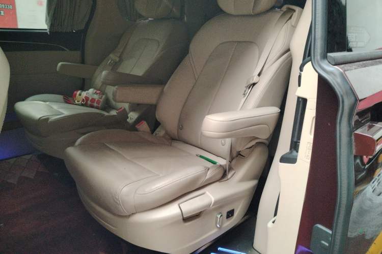 Used Buick GL8 2022 ES Landtrek 653T Luxury Edition Left Rear Seat