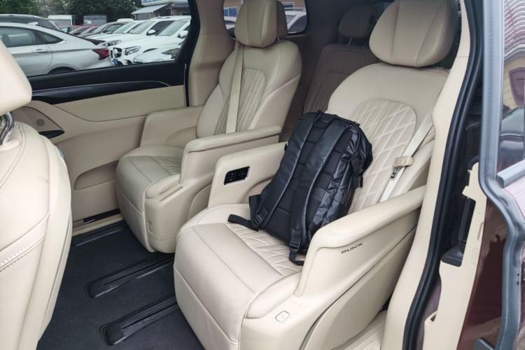 Used Buick GL8 2022 ES Landtrek 653T Smart Flagship Model Left Rear Seat