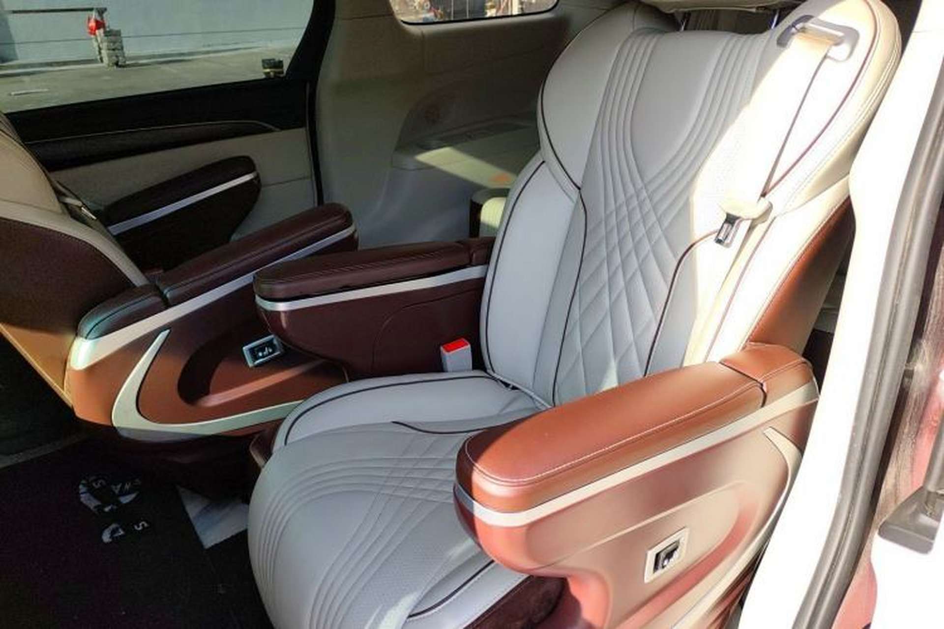 Used Buick GL8 2022 ES Landtrek 653T Comfort Edition Left Rear Seat