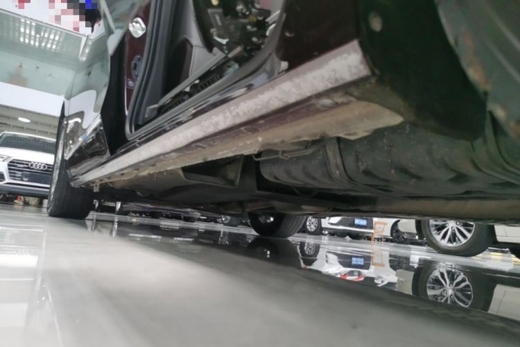 Used Buick GL8 2022 Avenir Aivia Six-Seat Deluxe Edition Left Side Sill