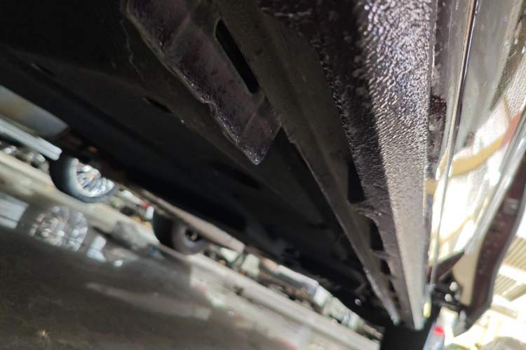 Used Buick GL8 2022 Avenir Aivia Six-Seat Deluxe Edition Left Side Sill