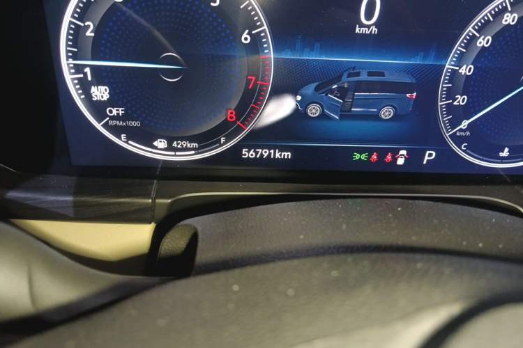 Used Buick GL8 2022 ES Landtrek 653T Luxury Edition Odometer Close Up