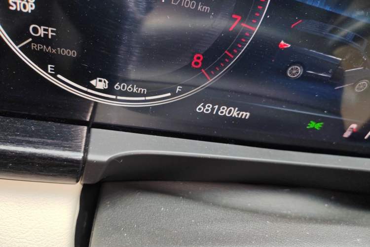 Used Buick GL8 2022 Avenir Aivia Six-Seat Deluxe Edition Odometer Close Up